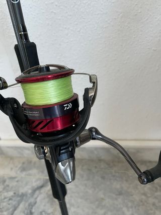 Caña de pescar SHIMANO con carrete 