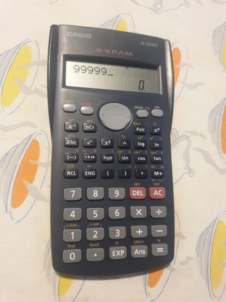 Calculadora Casio FX-82MS