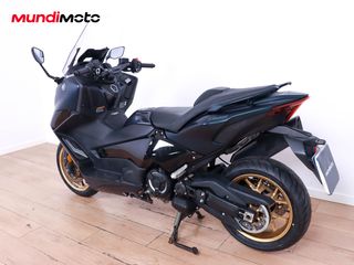 YAMAHA T-MAX 560 TECH MAX