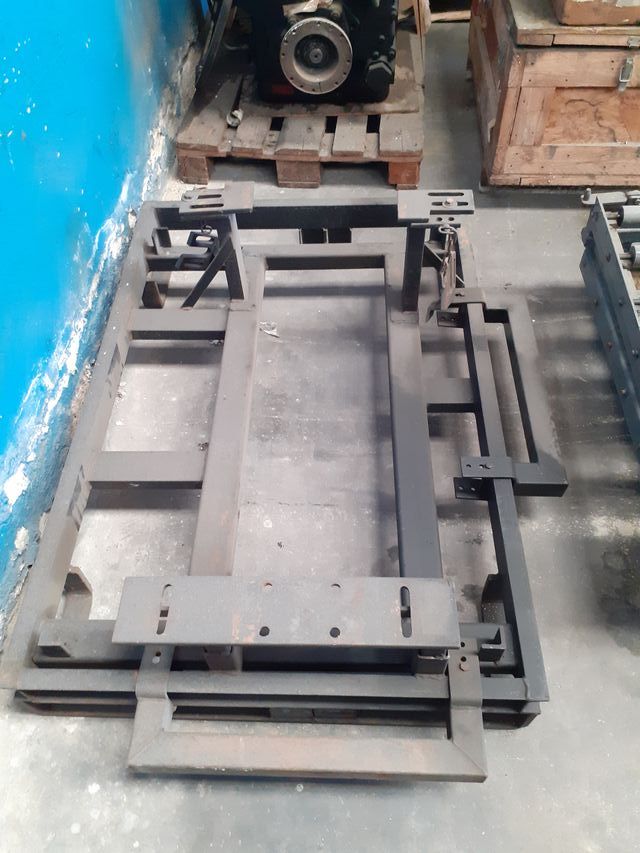 Pack de 2 Barracas de sujeccion de motores, usado.