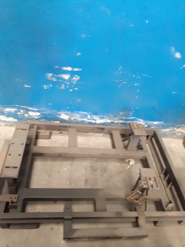 Pack de 2 Barracas de sujeccion de motores, usado.