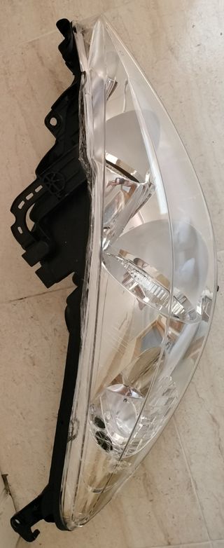 Faro delantero