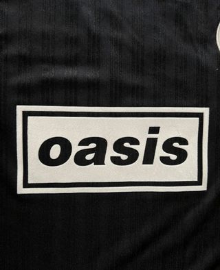 Camiseta Adidas Oasis Tour Jacquard Negra