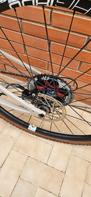 Bicicleta Gravel Cannondale Topstone Carbon Apex 1