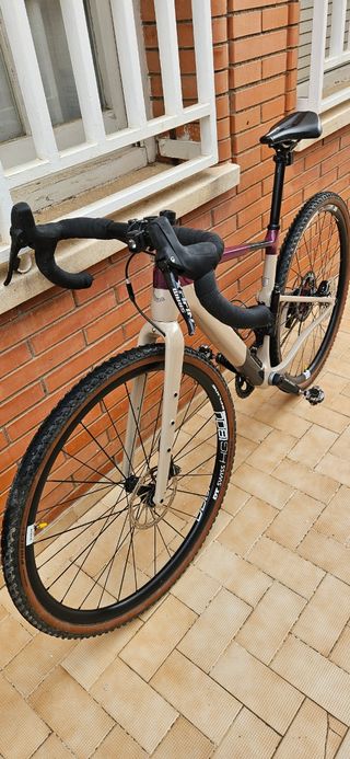 Bicicleta Gravel Cannondale Topstone Carbon Apex 1