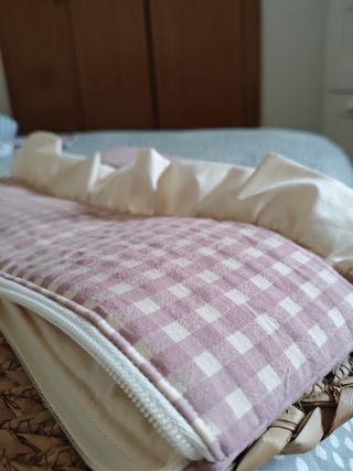 Funda portátil cuadros rosa y beige