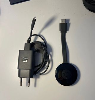 Google Chromecast con cargador