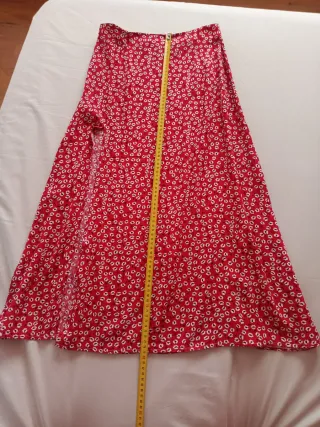 Falda larga con abertura