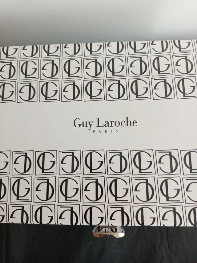 Estuche Guy Laroche Piel Cartera Llavero