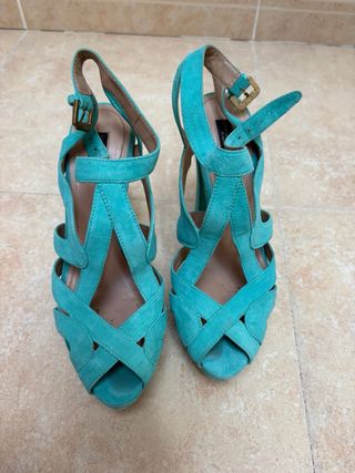 Sandalias de tacón turquesa