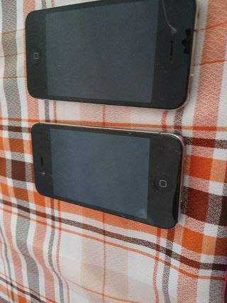 3 tablets y 2 iPhone 4
