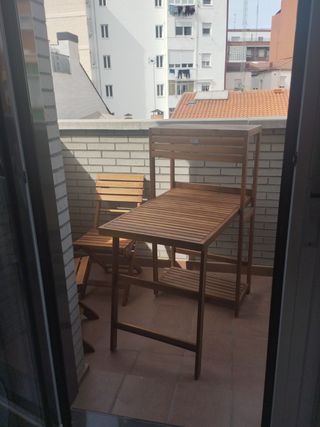 Mesa y sillas de terraza plegables