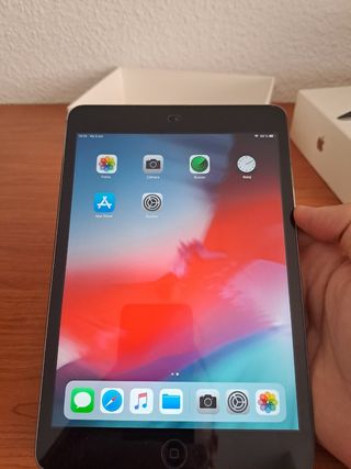 iPad mini 2 16GB argento + caricabatterie + custodia