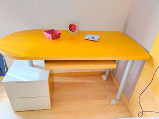 Mesa escritorio giratoria madera y metal