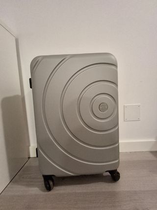 Maleta MUY Gris rígida 20-24 kg