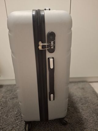 Maleta MUY Gris rígida 20-24 kg