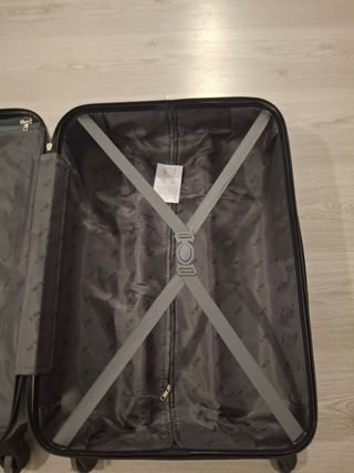 Maleta MUY Gris rígida 20-24 kg