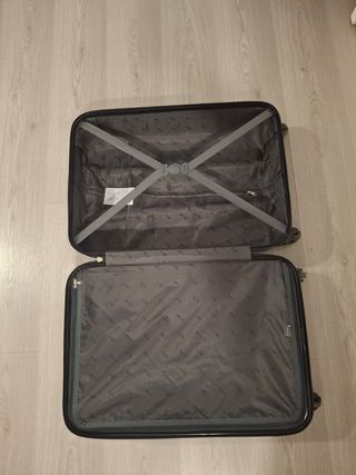 Maleta MUY Gris rígida 20-24 kg