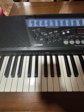 Teclado Casio ToneBank CT-700