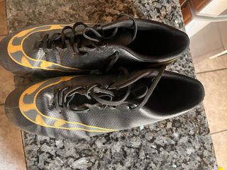 Nike Mercurial Talla 43 Negro/Dorado