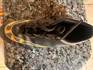 Nike Mercurial Talla 43 Negro/Dorado