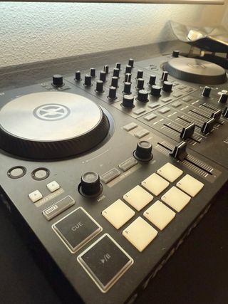 Controladora DJ Traktor S3