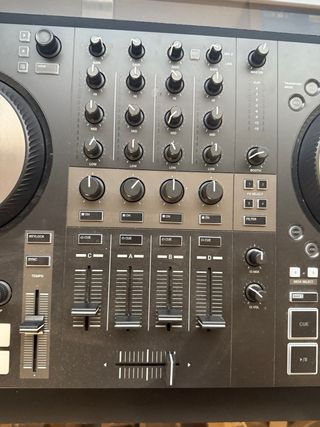 Controladora DJ Traktor S3
