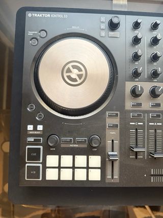 Controladora DJ Traktor S3