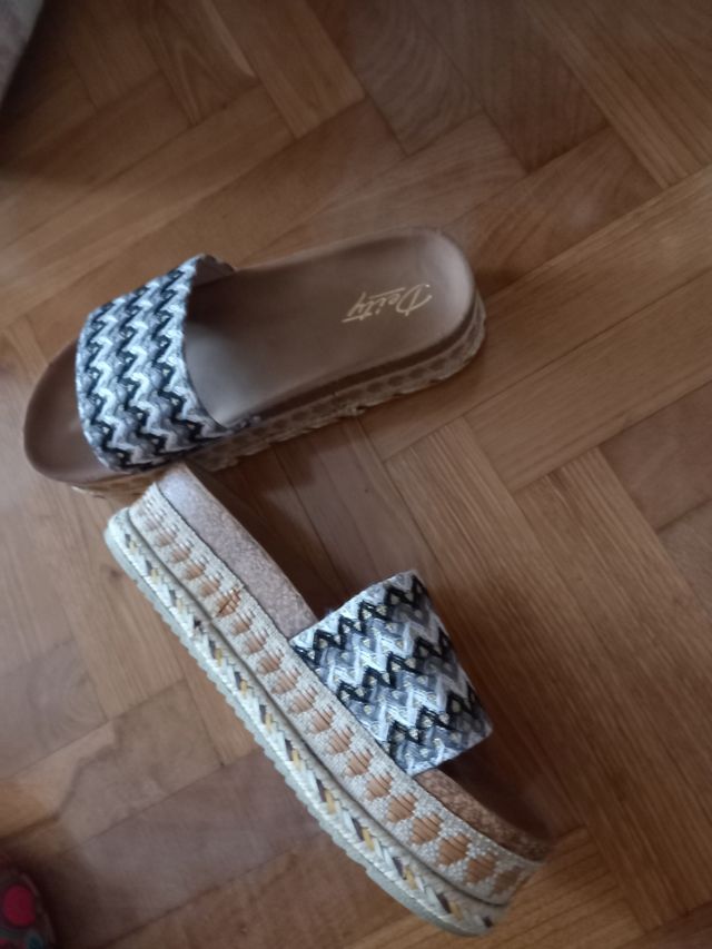 Sandalias Deity sin estrenar