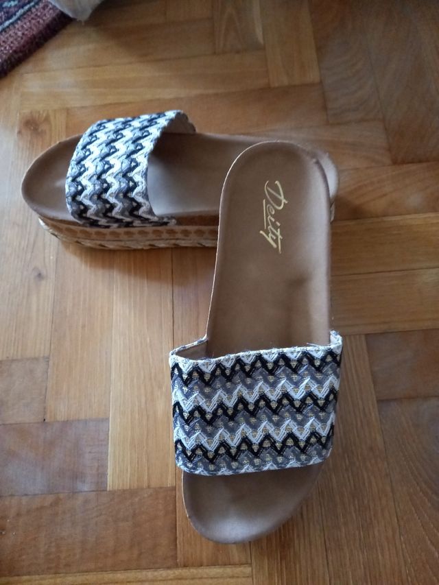 Sandalias Deity sin estrenar