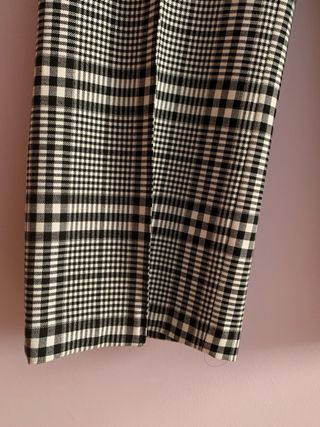 Pantalón Zara cuadros blanco y negro