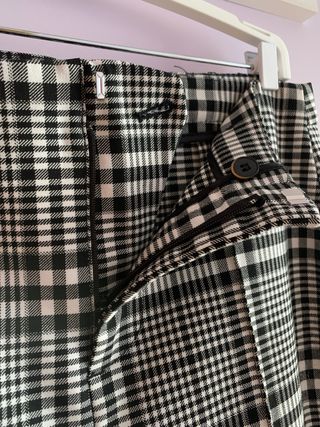Pantalón Zara cuadros blanco y negro