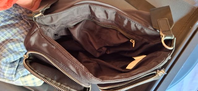 Bolso Parfois negro con hebillas plateadas