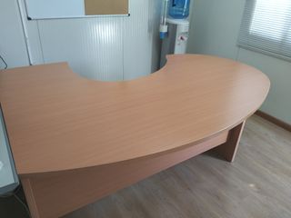 Mesa de oficina de madera