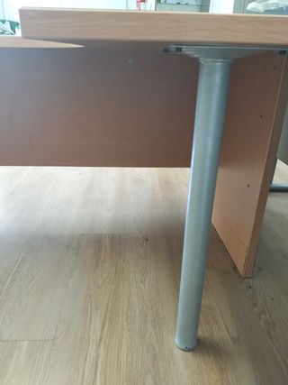 Mesa de oficina de madera