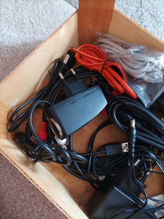Lote de cables y adaptadores varios