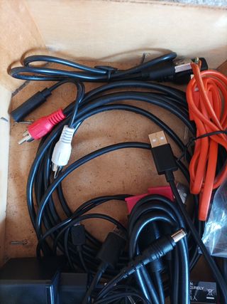 Lote de cables y adaptadores varios
