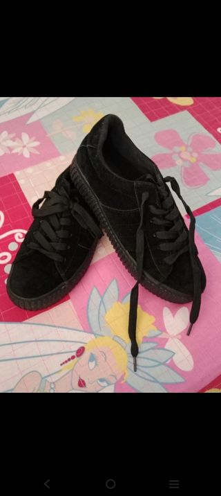 Zapatillas negras estilo casual