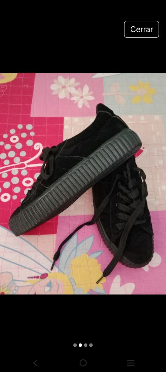 Zapatillas negras estilo casual