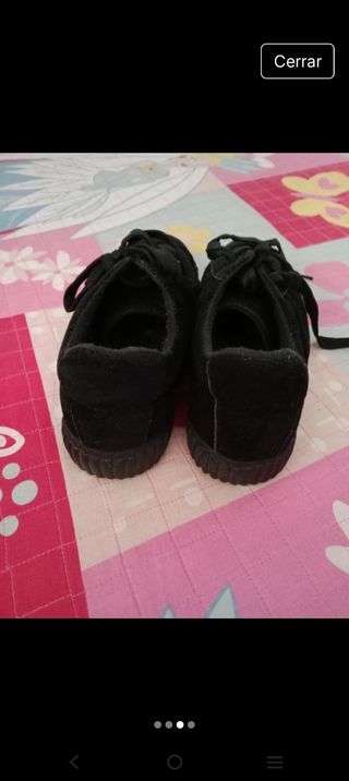 Zapatillas negras estilo casual