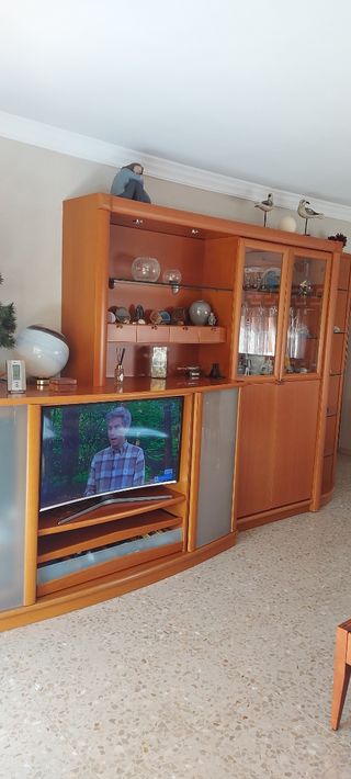 Mueble comedor + mesa + sillas