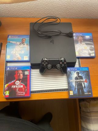 PS4 (PlayStation 4) + 4 Juegos
