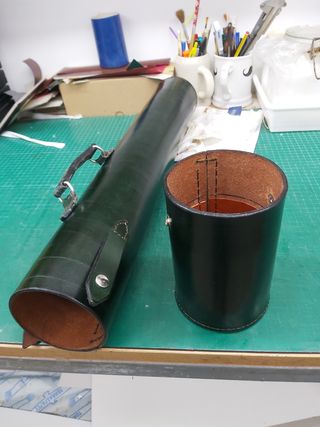 Estuche porta plano o telescopios cuero
