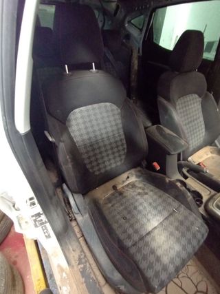 ASIENTO DELANTERO DERECHO MG ZS