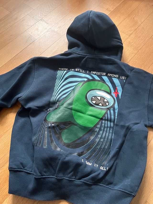 Felpa Zara con stampa Among Us