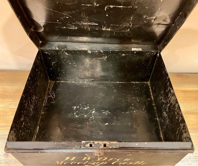 Antigua caja irlandesa del S.XIX Mocollop Castle