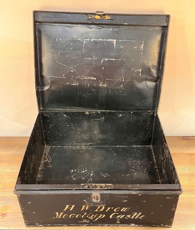 Antigua caja irlandesa del S.XIX Mocollop Castle