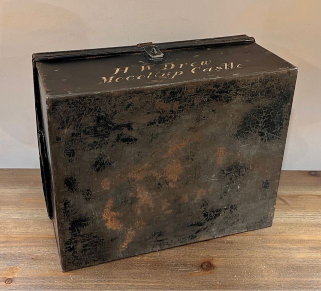 Antigua caja irlandesa del S.XIX Mocollop Castle