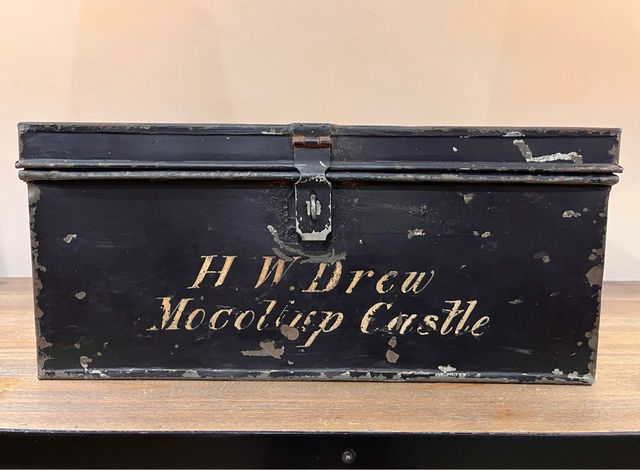 Antigua caja irlandesa del S.XIX Mocollop Castle