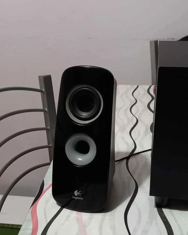 Altavoces Logitech Negros